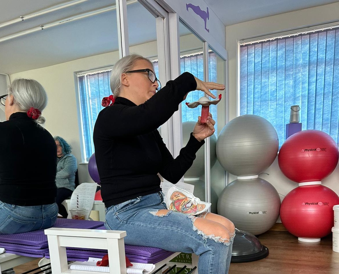 Mummy MOT Women's Specialist Physiotherapy logo